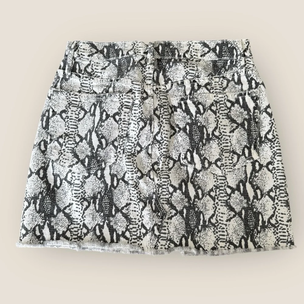 FRAME | Snake Print Mini Skirt | Size 26